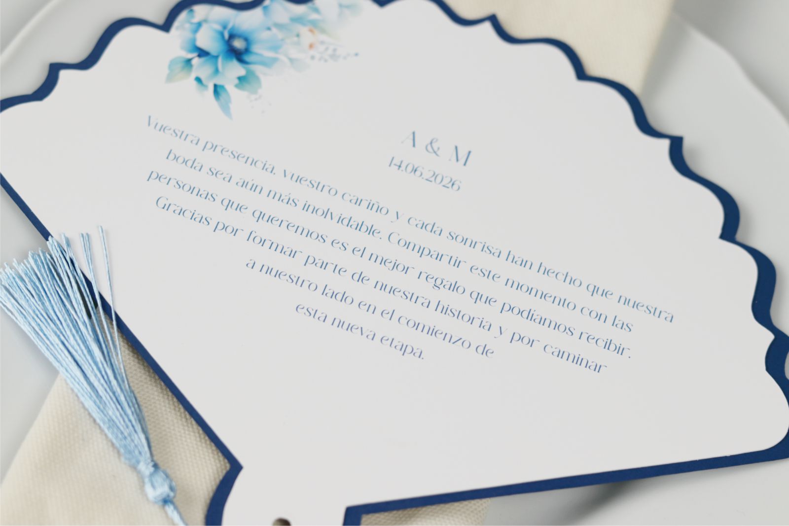 Abanico de boda con menú personalizado y dedicatoria - CELESTE