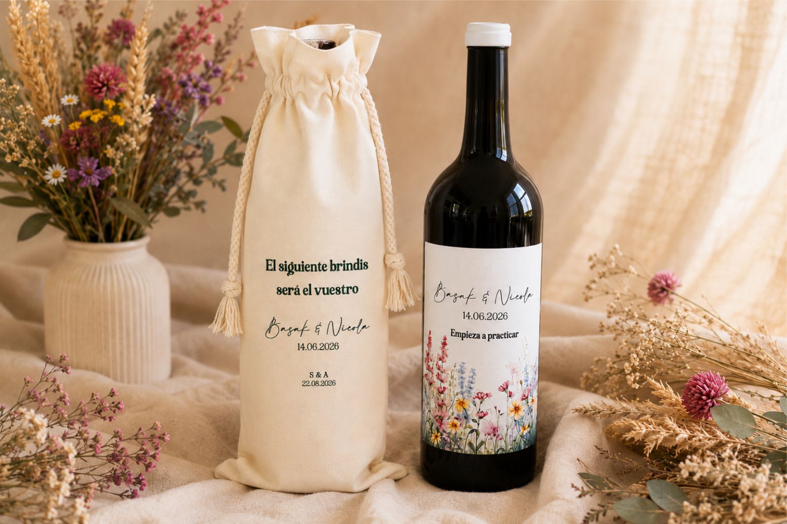 Juego de estuche y etiqueta de vino para los futuros novios