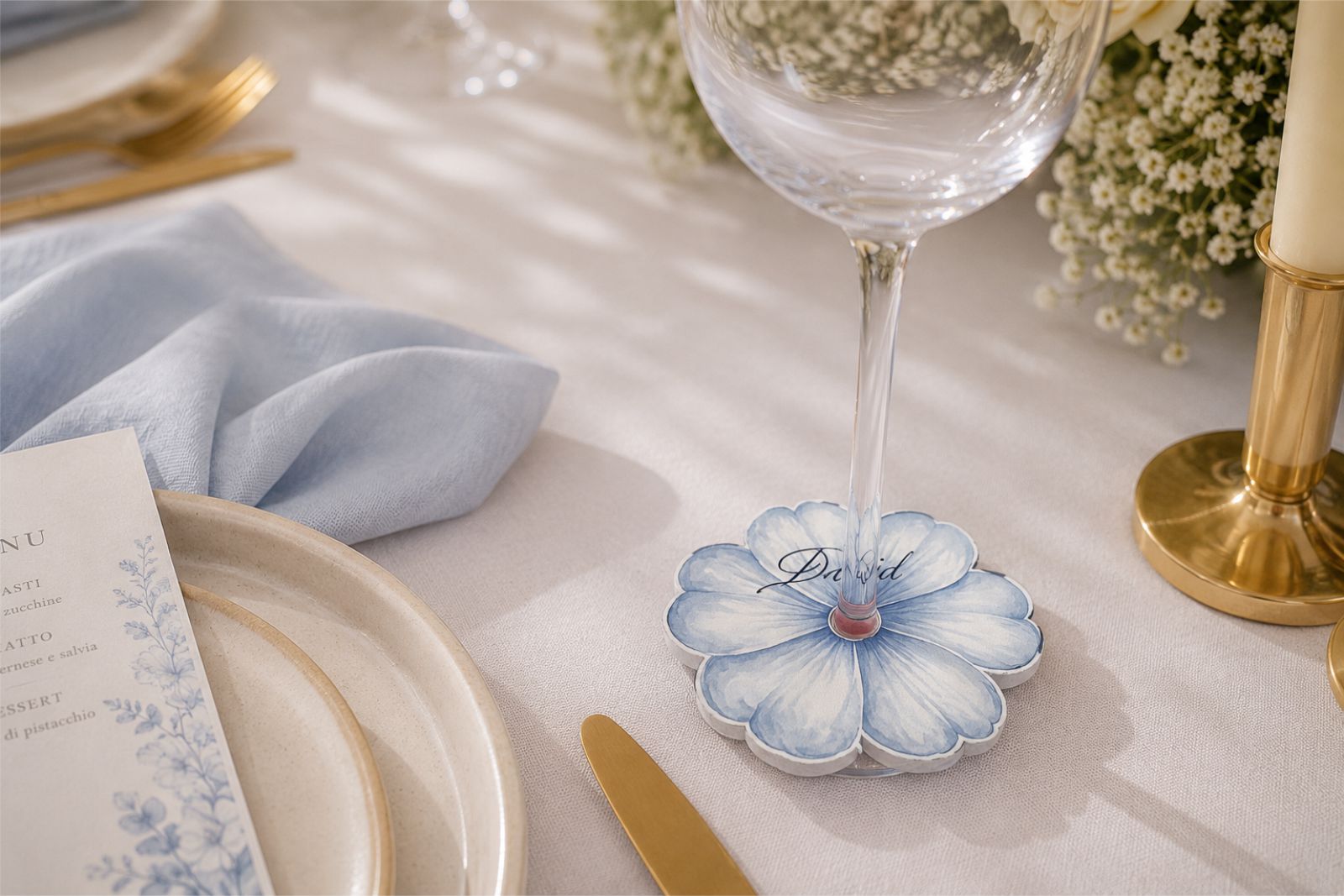 Marcacopas personalizados de flores para bodas