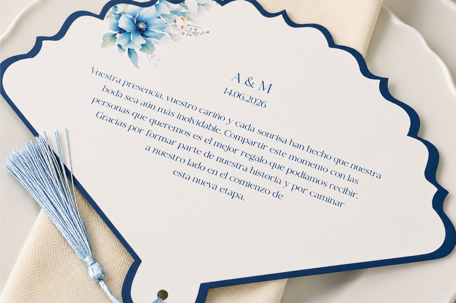 Abanico de boda con menú personalizado y dedicatoria - CELESTE