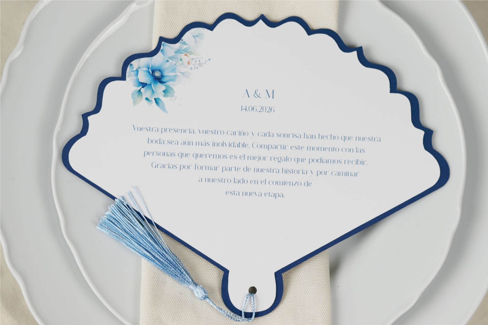 Abanico de boda con menú personalizado y dedicatoria - CELESTE