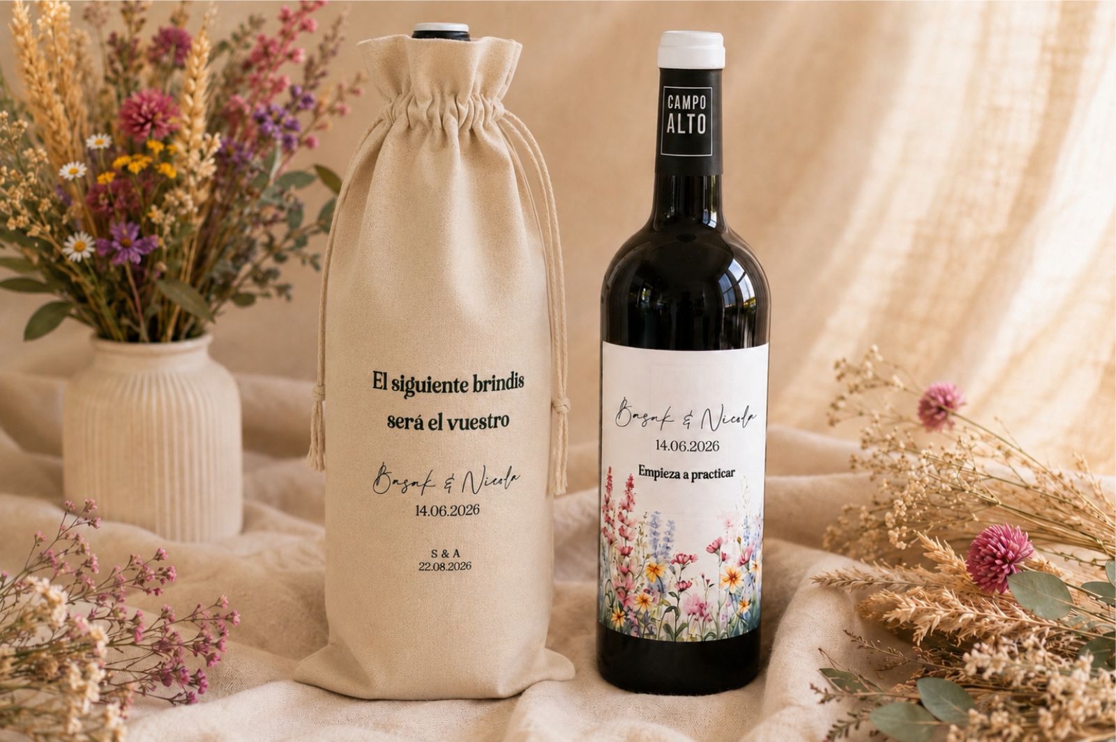 Juego de estuche y etiqueta de vino para los futuros novios