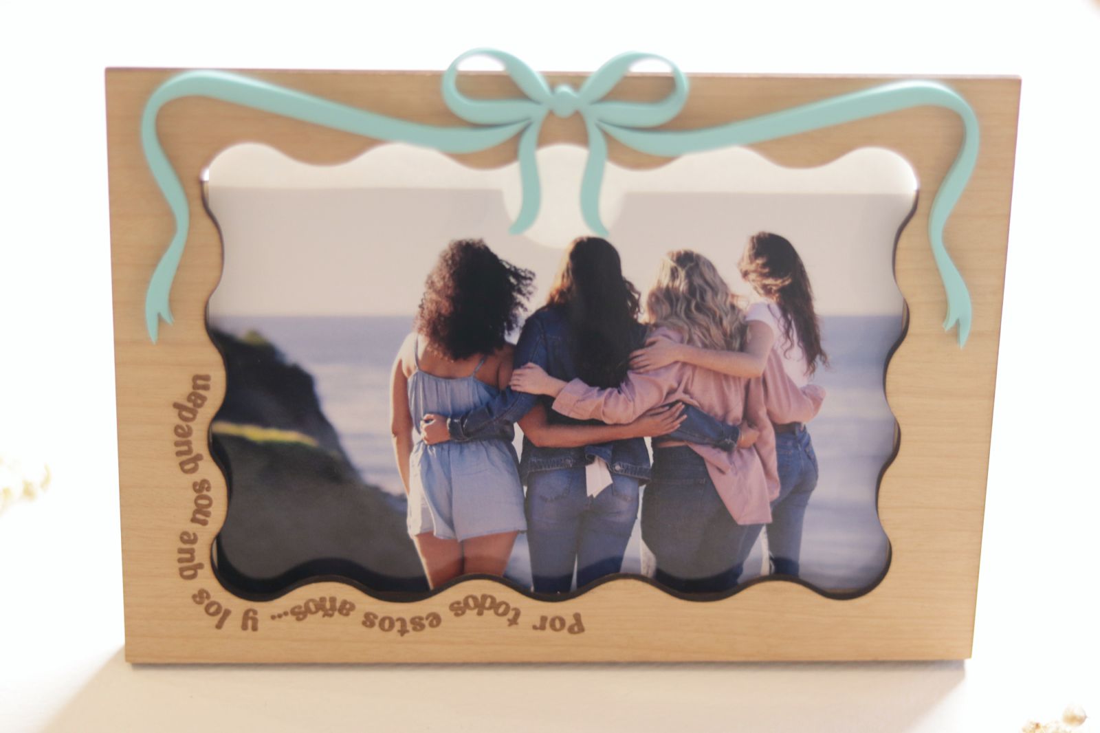 Marco personalizado con lazo de acrílico